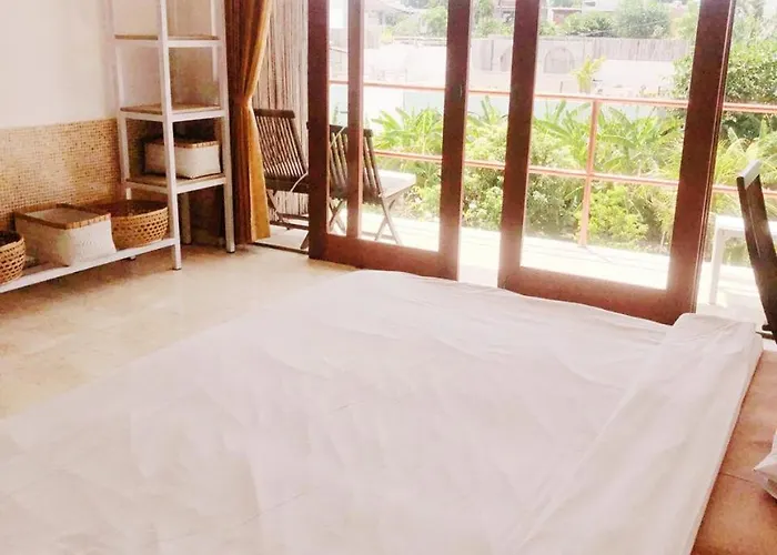Lotus 8 Hotel