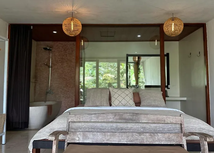 Hotel Lotus 8