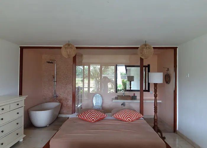 Lotus 8 Hotel Canggu