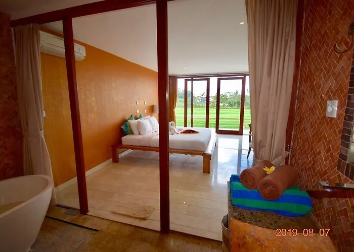 Lotus 8 Hotel Canggu